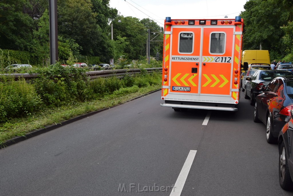 Schwerer Krad Unfall Koeln Riehl Riehlerstr P48.JPG - Miklos Laubert